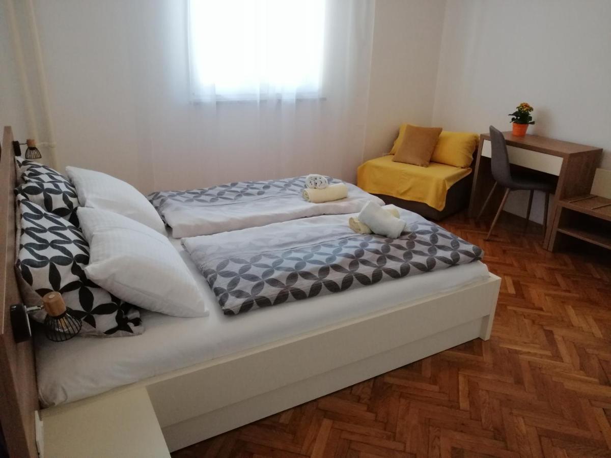 Apartmani Darko ロヴィニ エクステリア 写真