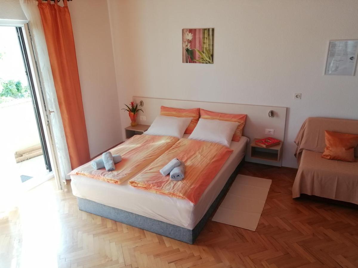 Apartmani Darko ロヴィニ エクステリア 写真