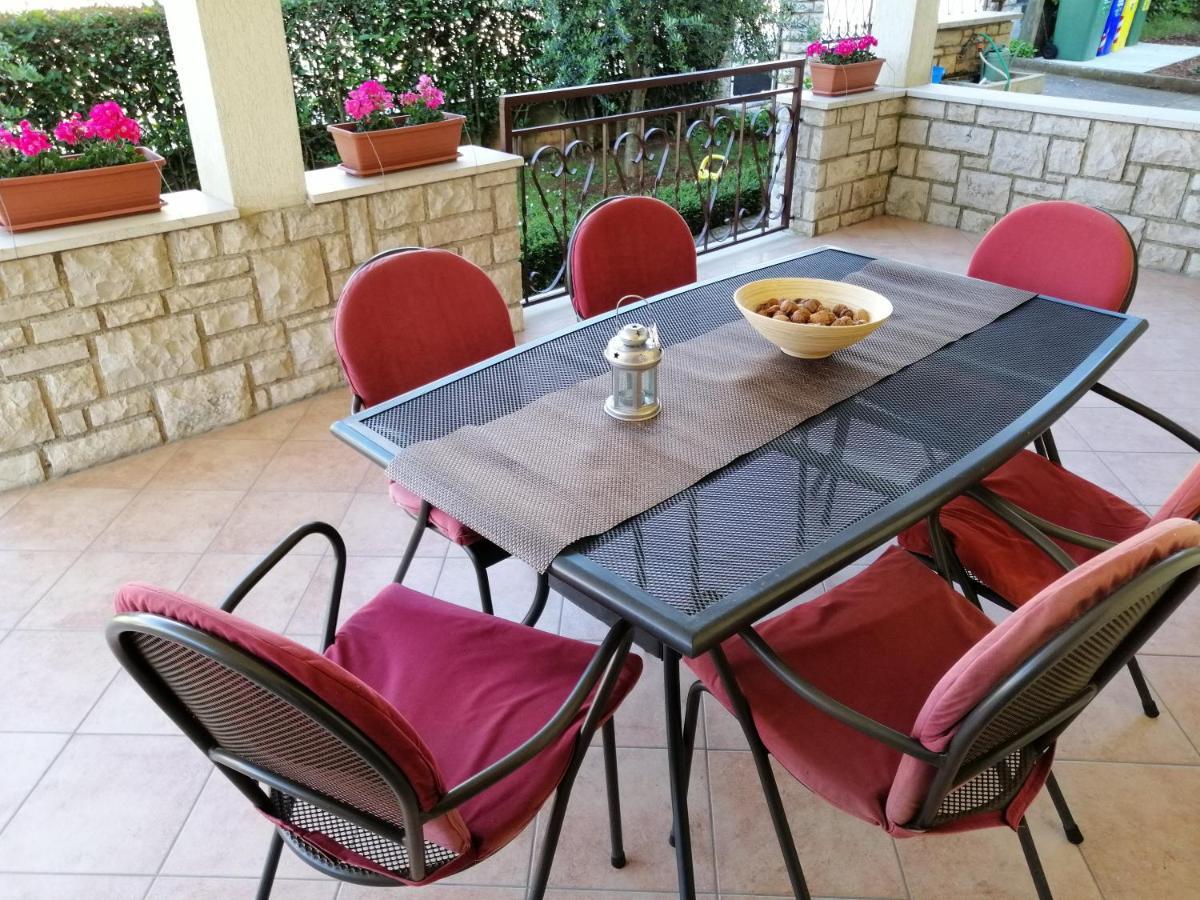Apartmani Darko ロヴィニ エクステリア 写真