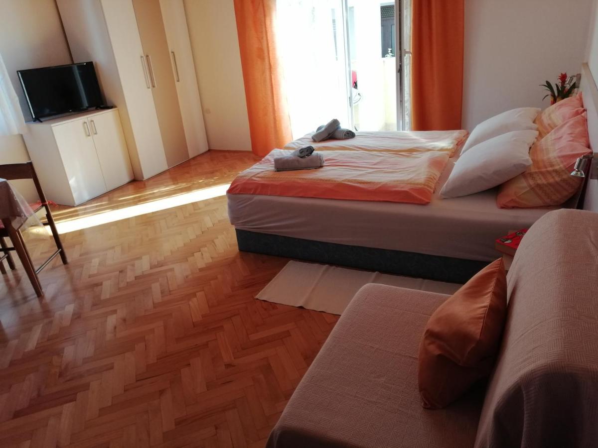Apartmani Darko ロヴィニ エクステリア 写真